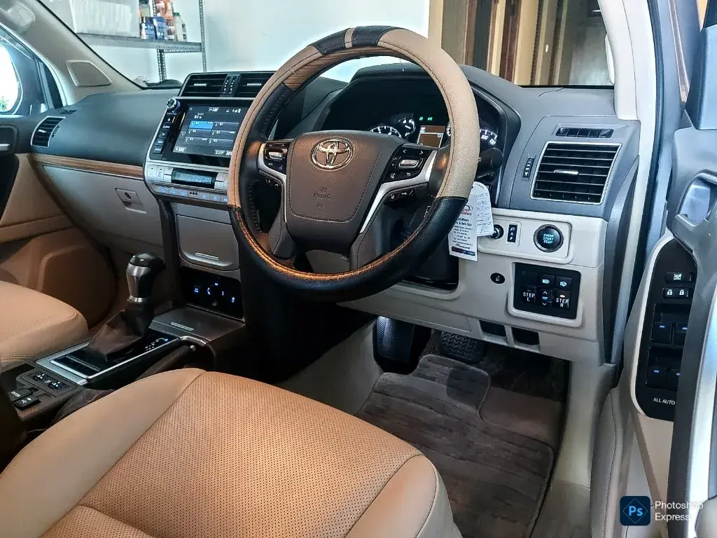 2017 Toyota Land Cruiser Prado TX — image 7