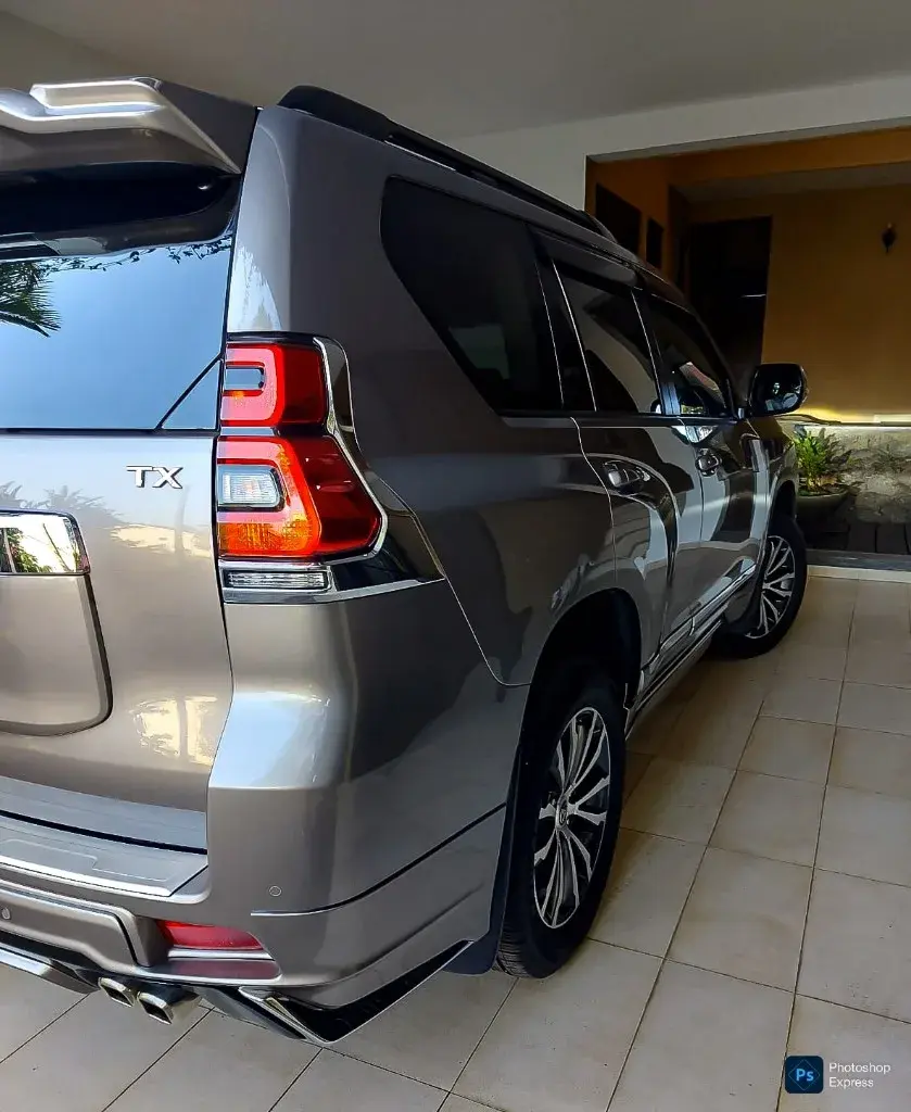 2017 Toyota Land Cruiser Prado TX — image 6