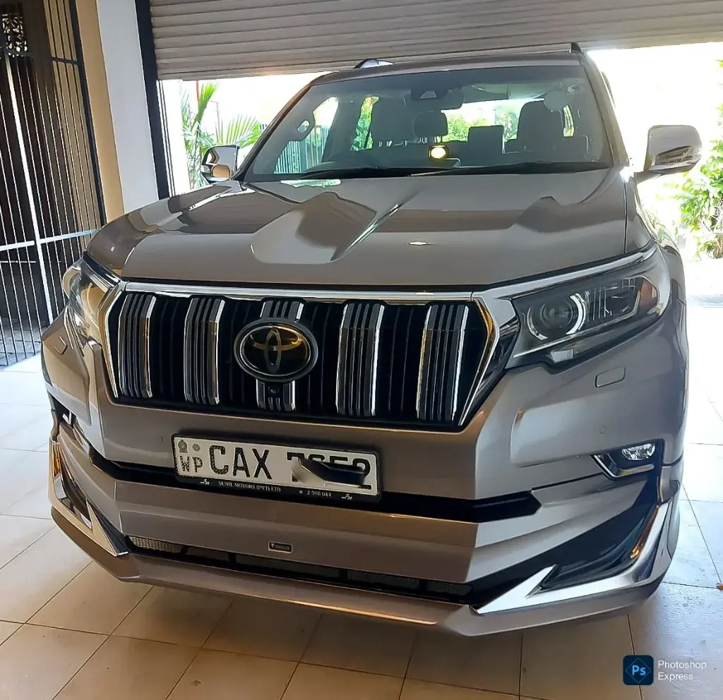 2017 Toyota Land Cruiser Prado TX — image 2