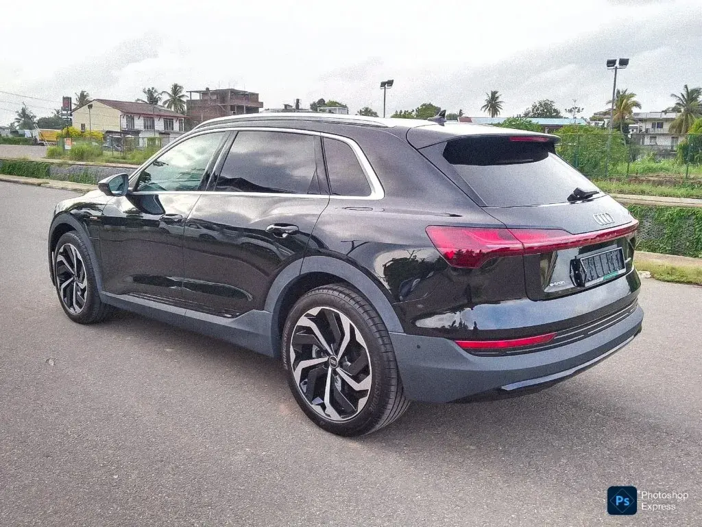 Audi e-tron 50 quattro — image 3