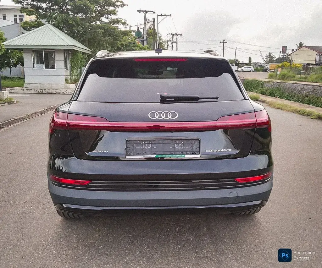 Audi e-tron 50 quattro — image 4