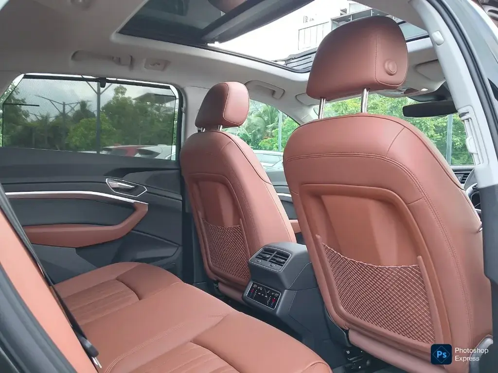 Audi e-tron 50 quattro — image 9