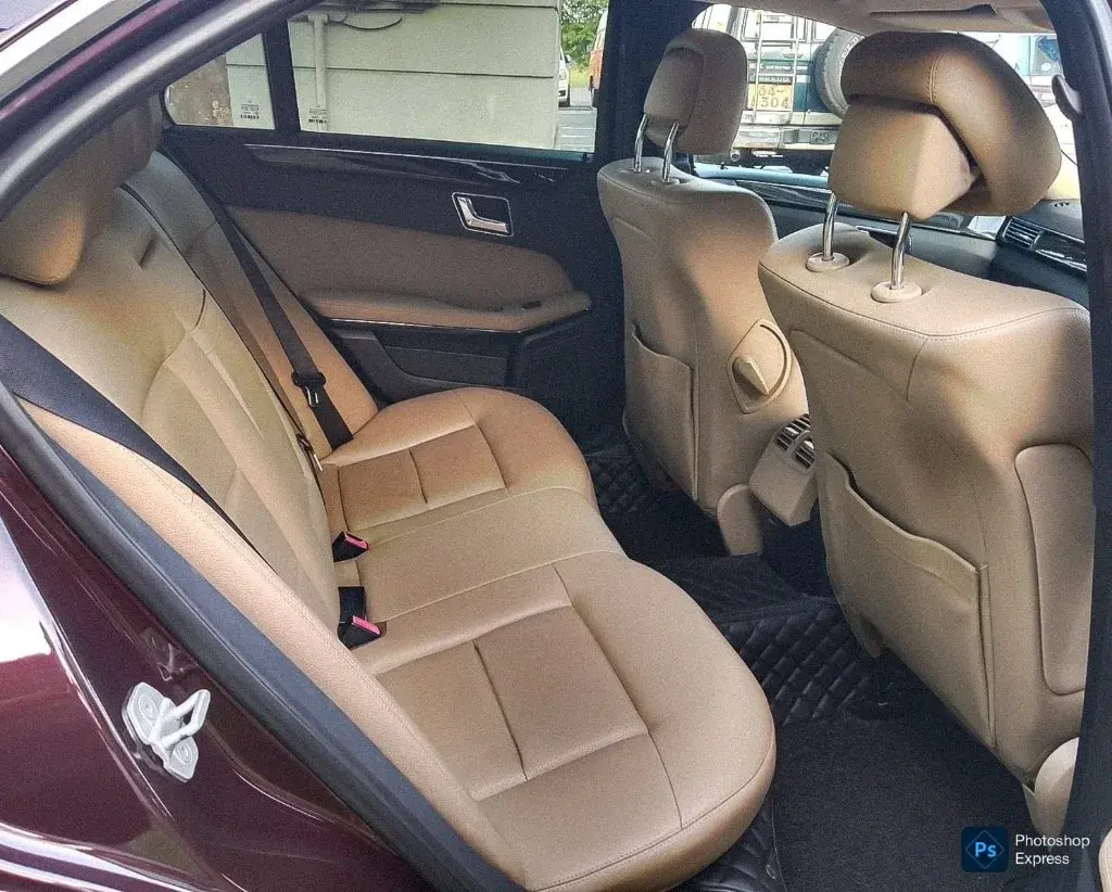 2010 Mercedes-Benz E200 CGI — image 10