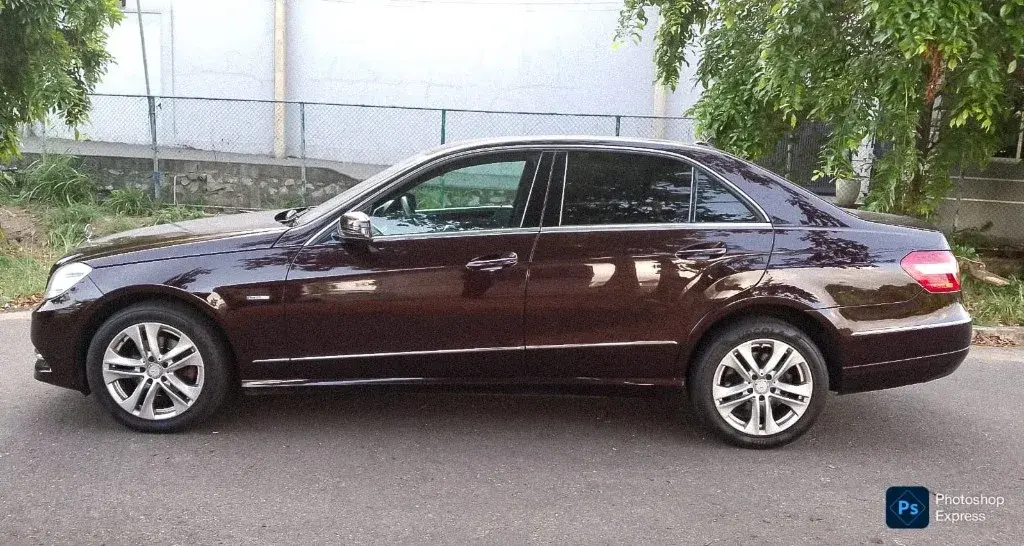 2010 Mercedes-Benz E200 CGI — image 4