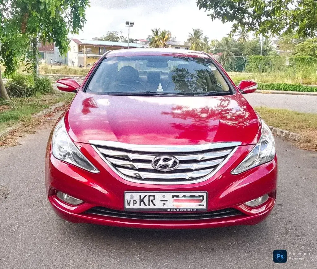 2011 Hyundai Sonata — image 1